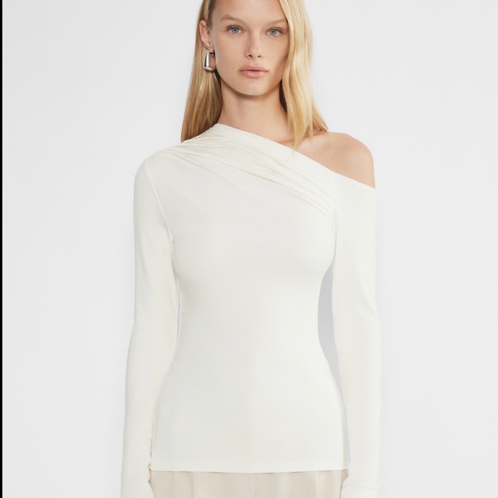 Aritzia city wide top off -Shoulder Cream Blouse